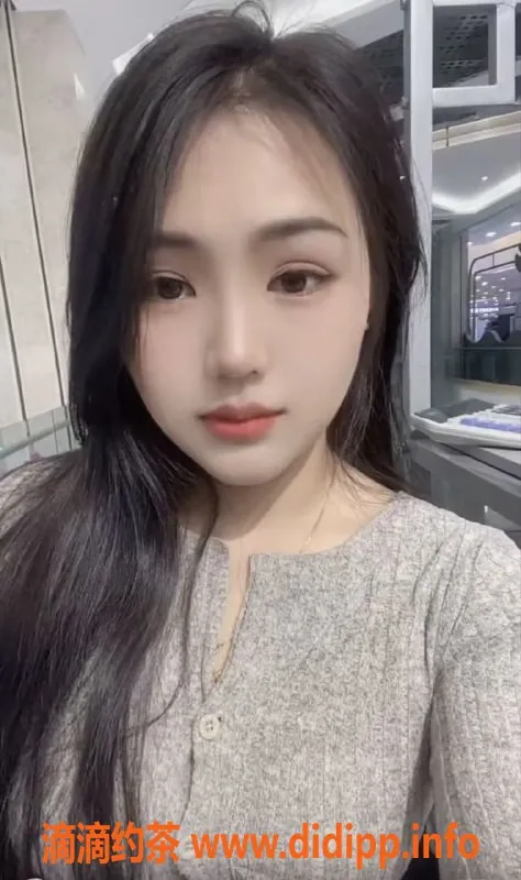 广州楼凤-海珠区小玲子，23岁，166cm，48斤，清纯可爱