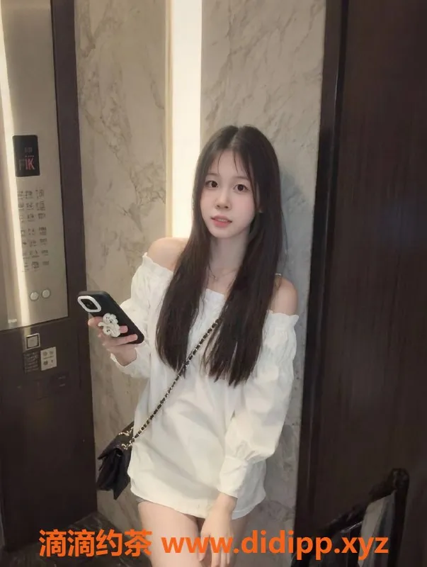 广州楼凤-天河诗雨浔，800水费，享受69与舌吻服务