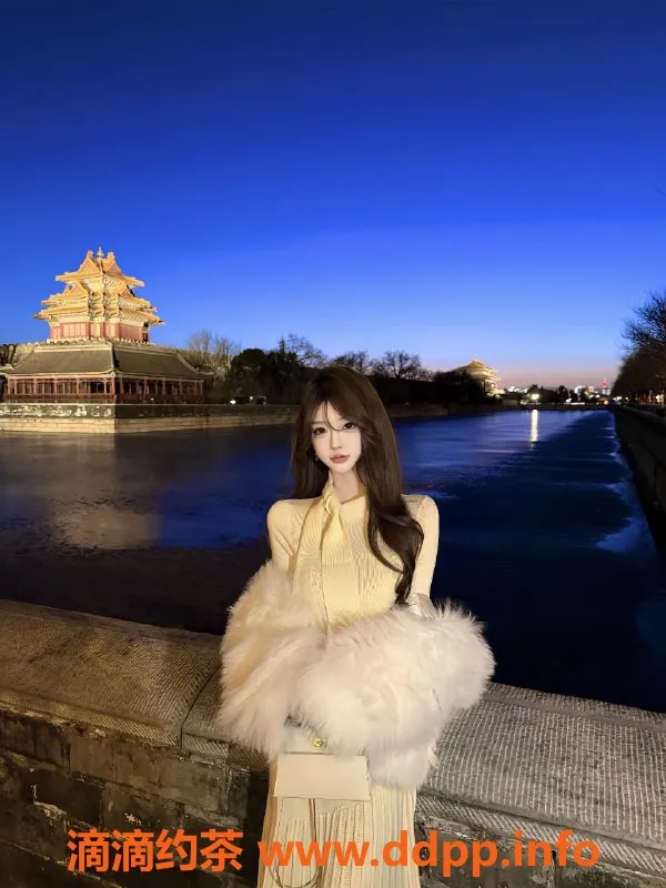 无锡楼凤-滨湖万达超嫩少女学妹，皮肤白皙，爱玩调情