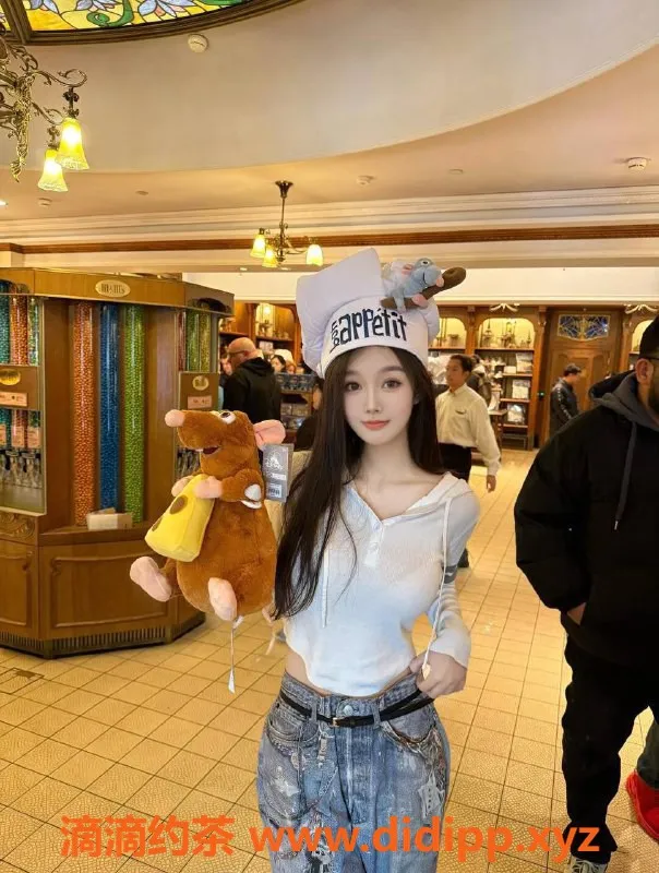 深圳楼凤-深圳南山李一桐，1200元亲嘴服务，长腿嫩妹