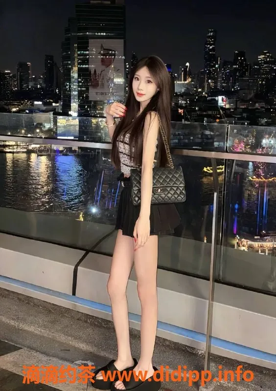 广州楼凤-天河嫩妹兜兜酱，7P鸳鸯浴体验