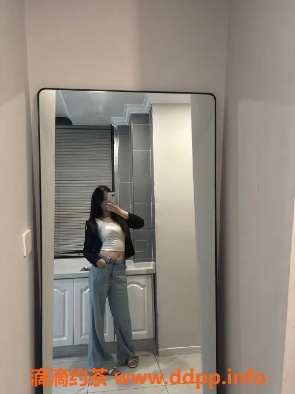 成都楼凤资源信息,天府三街小艺，168高108斤，热情服务6P