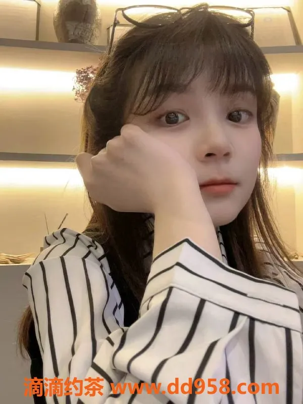 常州楼凤-新北白白，163cm嫩妹，600元起，陪浴调情服务