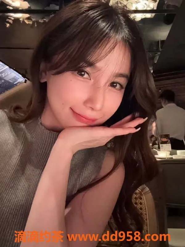 常州楼凤资源信息,梦梦，24岁163cm C罩杯，常州悦霂嘉源酒店