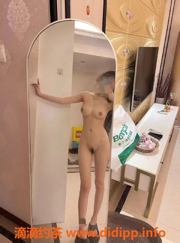 成都上门服务-成都泡泡妹 17岁排骨精 700元起服务