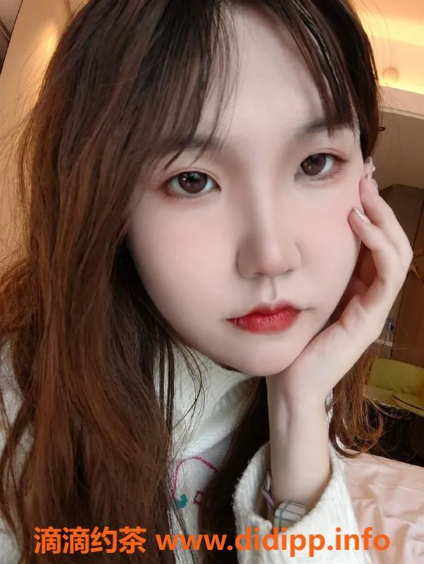 中山楼凤-西区樱甜，18岁，胸围火辣，价位实惠