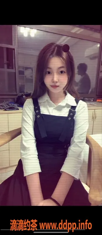 成都楼凤-成华区小妹悠悠，155娇小身材、C杯大奶，超好服务！