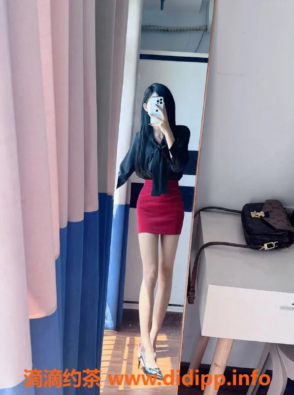 台州楼凤-台州宝宝酱，170cm 94斤 18岁，600元起服务