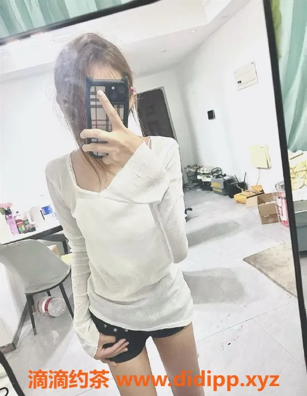 无锡上门服务-高颜值小萝莉小y，陪浴与69服务