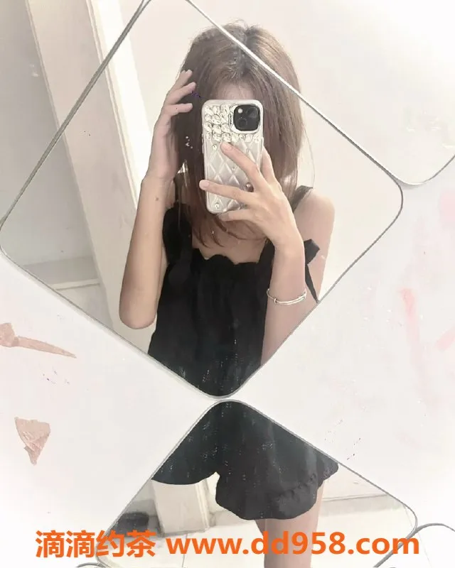 无锡上门服务-高颜值小萝莉小y，陪浴与69服务