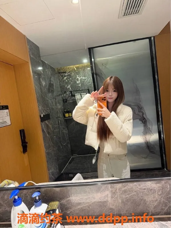 深圳楼凤-龙华琪琪，900元鸳鸯浴与情趣服务