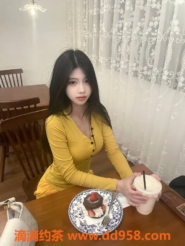 重庆楼凤-南岸瑶瑶，19岁C罩杯，168cm 47kg美眉来袭