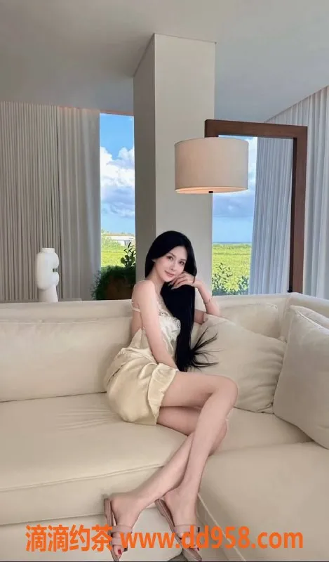 常州楼凤-常州佳佳，168cm 22岁 C罩杯，服务超靠谱