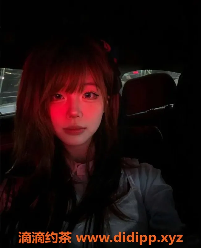 昆明楼凤-官渡区惠子，美女1400PP，舌吻服务火热上市！