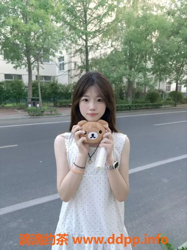 无锡楼凤-中邦欢乐颂顶级少女学妹，清纯白皙