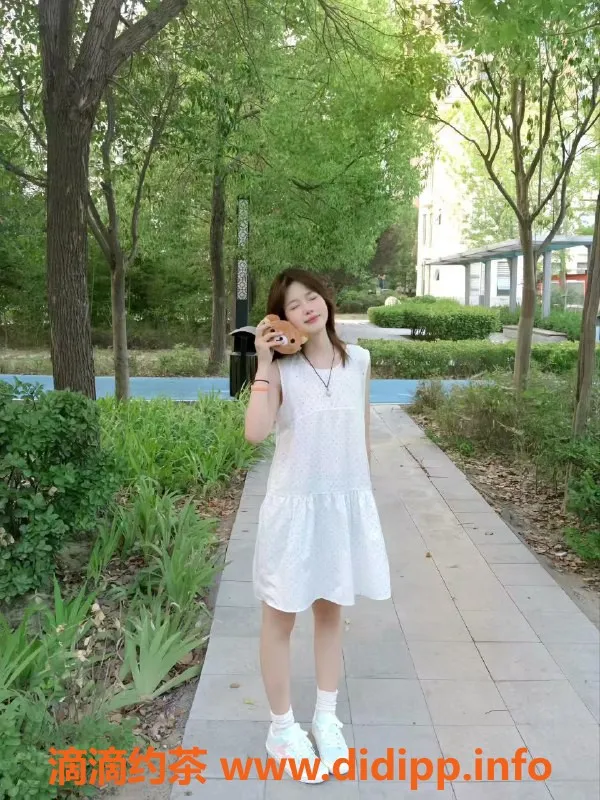 无锡楼凤资源信息,中邦欢乐颂顶级少女学妹，清纯白皙