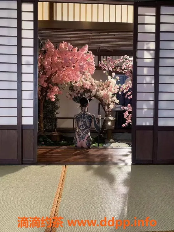 广州楼凤-天河猫耳朵，嫩妹长腿大胸等你来玩