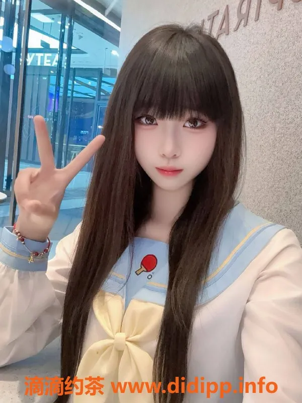 广州楼凤-天河嫩妹萱萱，700p等你来撩！