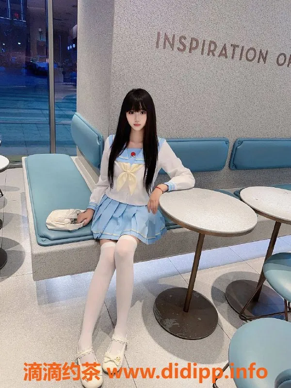 广州楼凤-天河嫩妹萱萱，700p等你来撩！