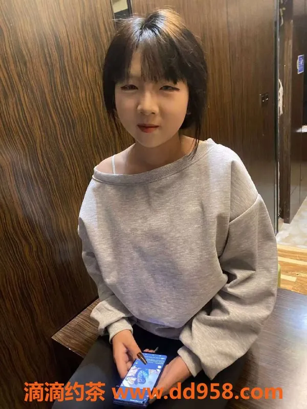 广州楼凤-番禺嫩妹柠柠，600P让你享受超值服务！