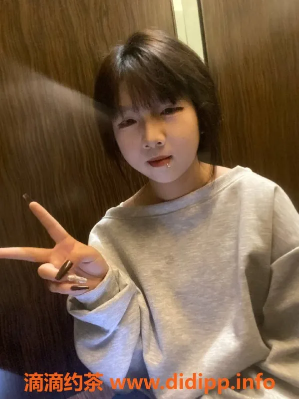 广州楼凤-番禺嫩妹柠柠，600P让你享受超值服务！