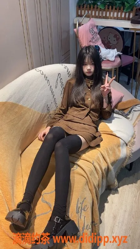 广州楼凤-金沙洲嫩妹语嫣，水费700p，舌吻服务