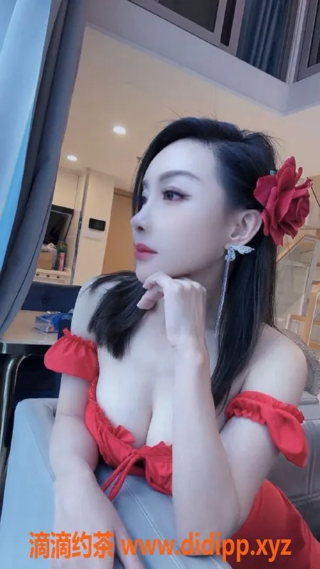 东莞楼凤-南城大姐姐，诱惑课程超精彩！