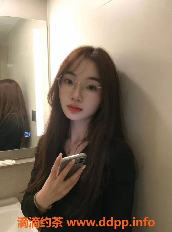 深圳楼凤-宝安嫩妹林微微，800元起，制服魅惑！