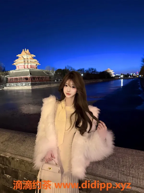 无锡楼凤-滨湖区高颜值嫩妹楚汐，性感陪浴服务