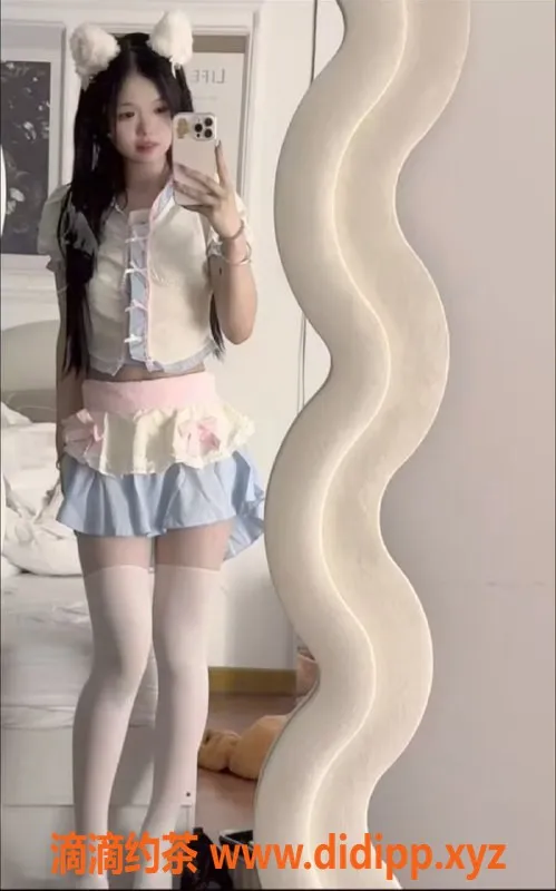 无锡上门服务-滨湖区小乖—高颜值陪浴美女，1100起