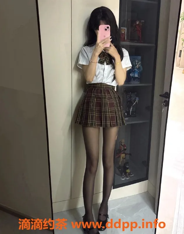 中山楼凤-小羽，19岁，34B胸围，古镇小榄便宜服务