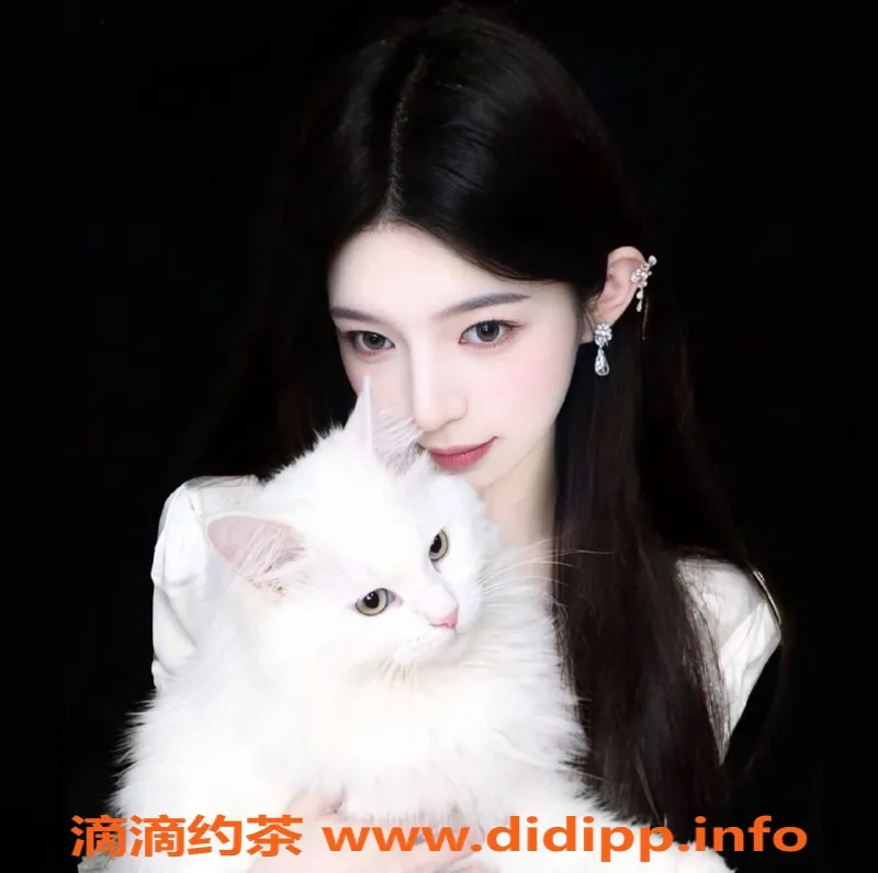 成都楼凤-成华区珍珍，颜值高，身材丰腴