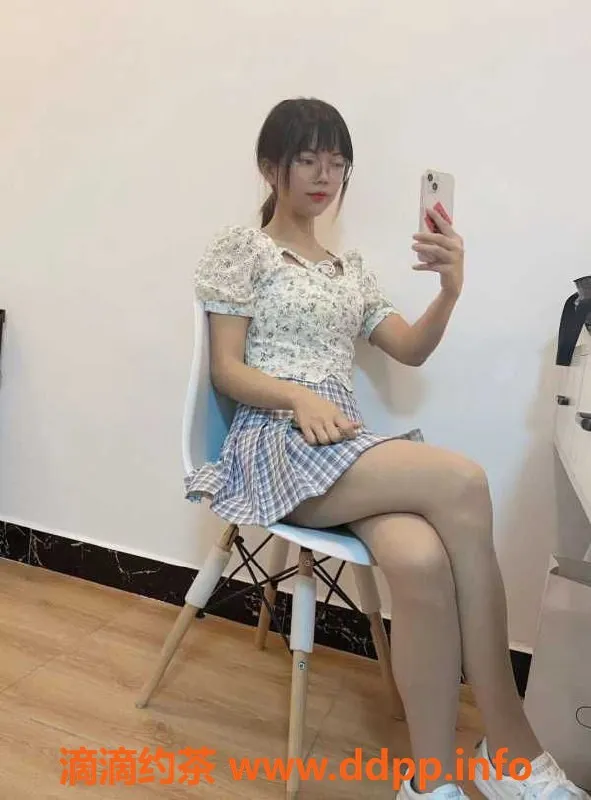 广州楼凤-广州眼睛妹婷婷，20岁，46kg，茶水价格实惠