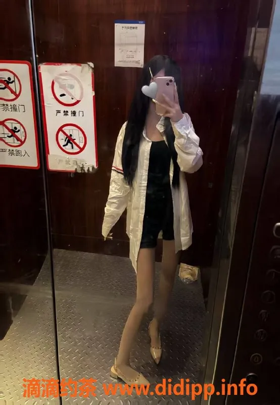 成都楼凤-成华区萝莉妹子，160身高，80斤，19岁