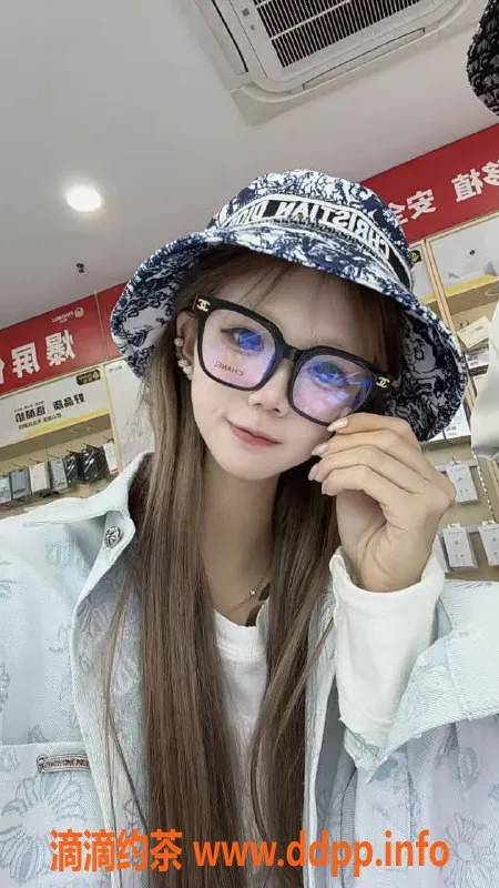 广州楼凤-天河嫩妹公主，700水费激情服务