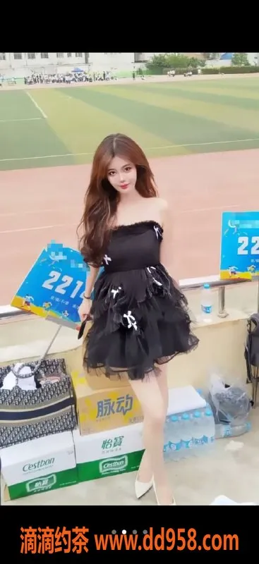 广州楼凤资源信息,天河嫩妹嘉琪，艺术舞蹈生，1300p好服务