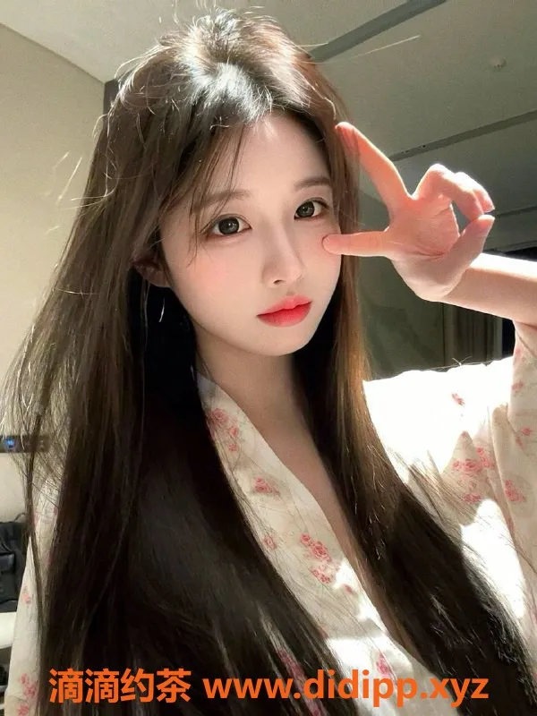 广州楼凤-天河嫩妹墨沫，长腿热吻只要999p