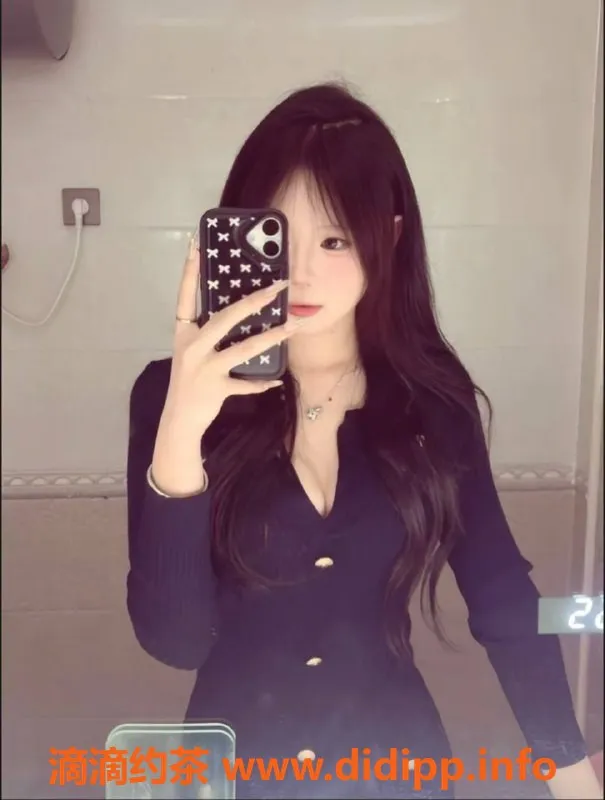 深圳楼凤-福田嫩妹梦雪，1200元起，制服服务享受