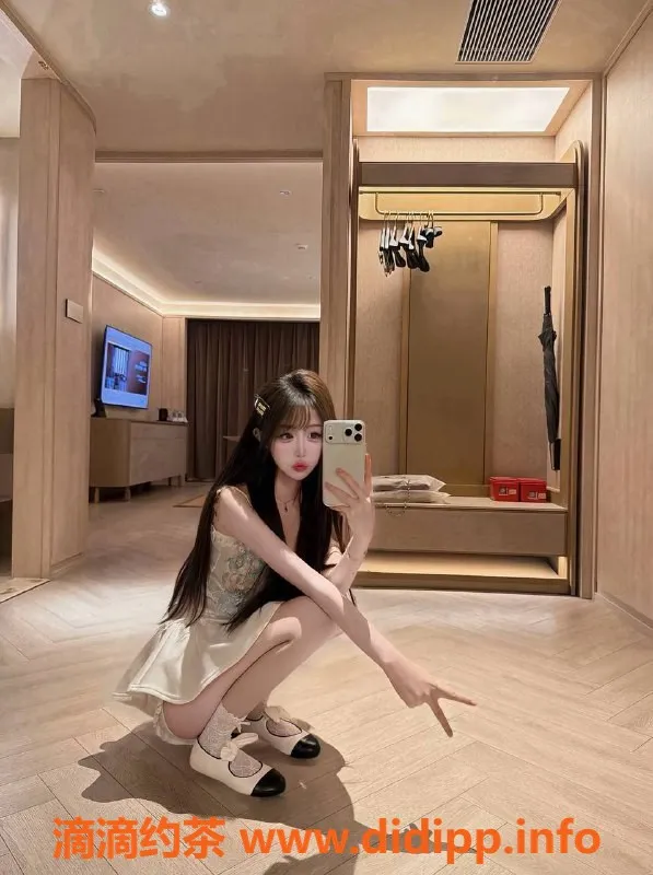 深圳楼凤-龙华优米baby，嫩妹1188起，制服舌吻六九服务