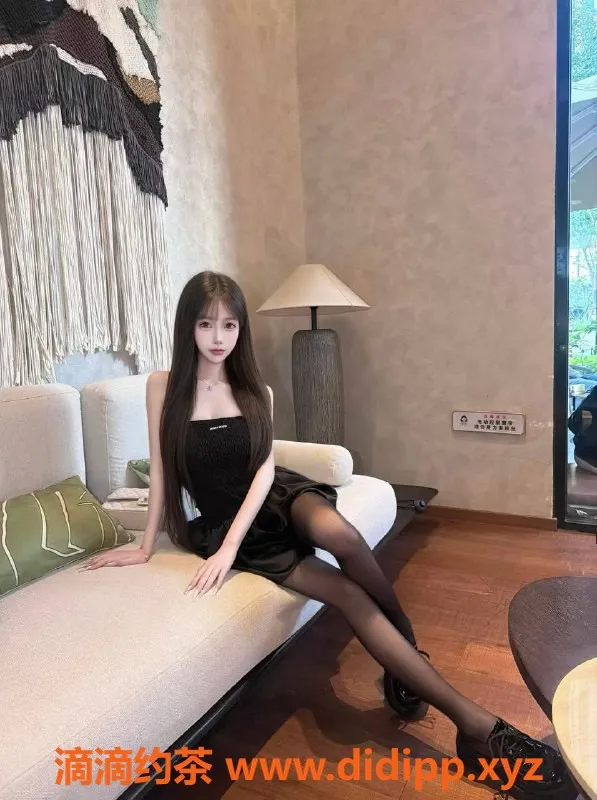 深圳楼凤-龙华优米baby，嫩妹1188起，制服舌吻六九服务