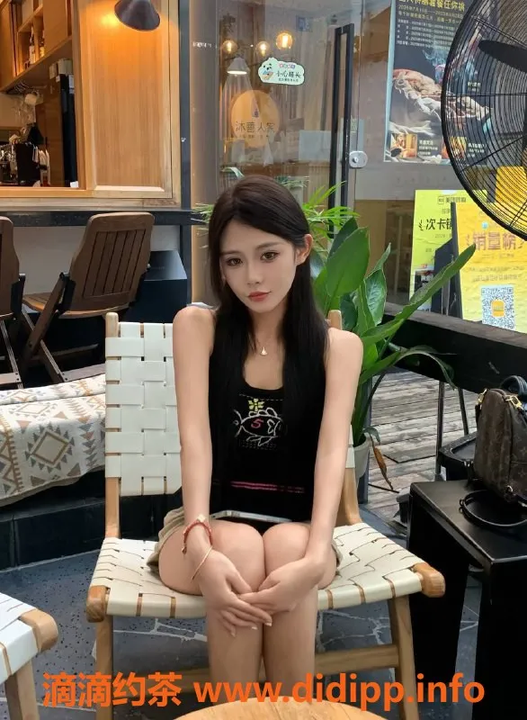 深圳楼凤-福田Vicky，165cm 44kg，舌吻服务等你体验