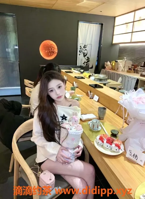 无锡楼凤资源信息,梁溪区幼萝莉，163cm，43kg，2200p陪浴服务