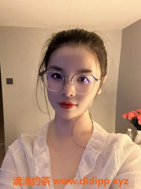 广州楼凤-顺德区168cm御姐，C罩杯优选服务