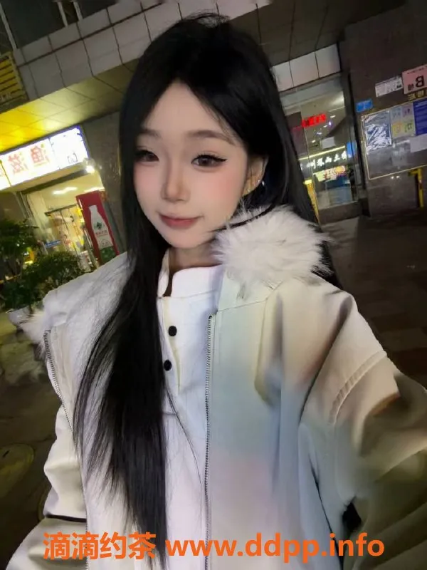 成都楼凤-成华区18岁川妹子，颜值高，身材苗条，强烈推荐！