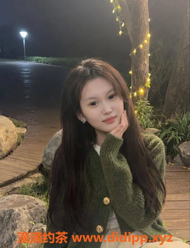 深圳楼凤-深圳龙华嫩妹小云，700起，舌吻服务