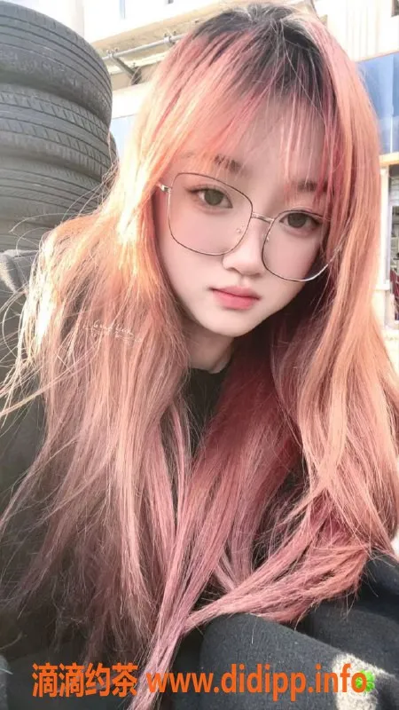 中山楼凤-东升快餐350元，洗吹做450元服务！