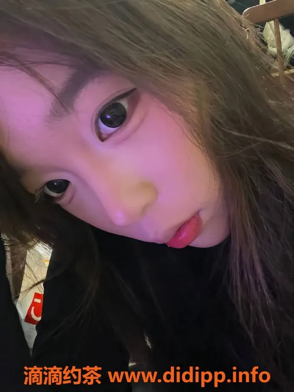 深圳楼凤资源信息,福田小敏，18岁160b，45kg嫩妹服务