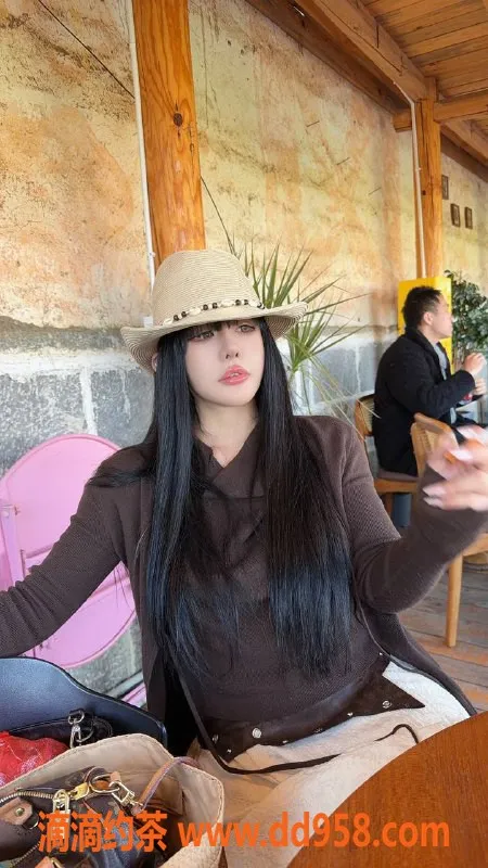 深圳楼凤-福田卡戴珊，1400元茶费，双向服务等你来体验！