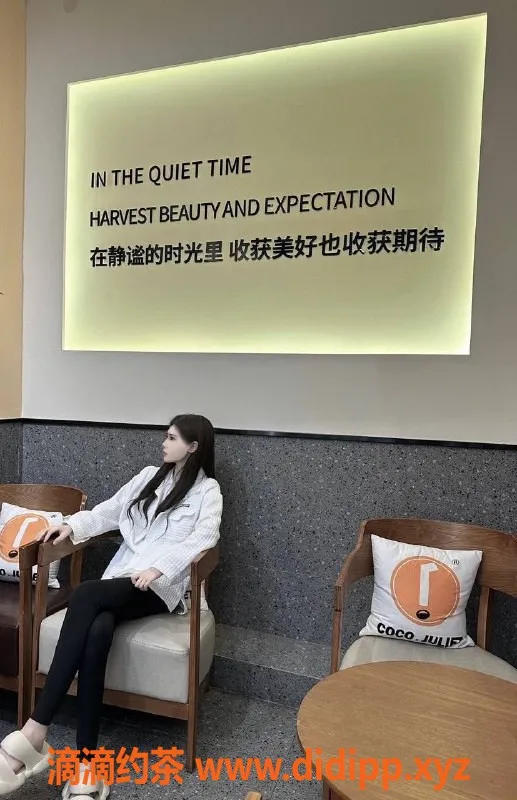 潍坊楼凤-潍城区佳一，168cm 98斤 25岁，600元带工作室服务