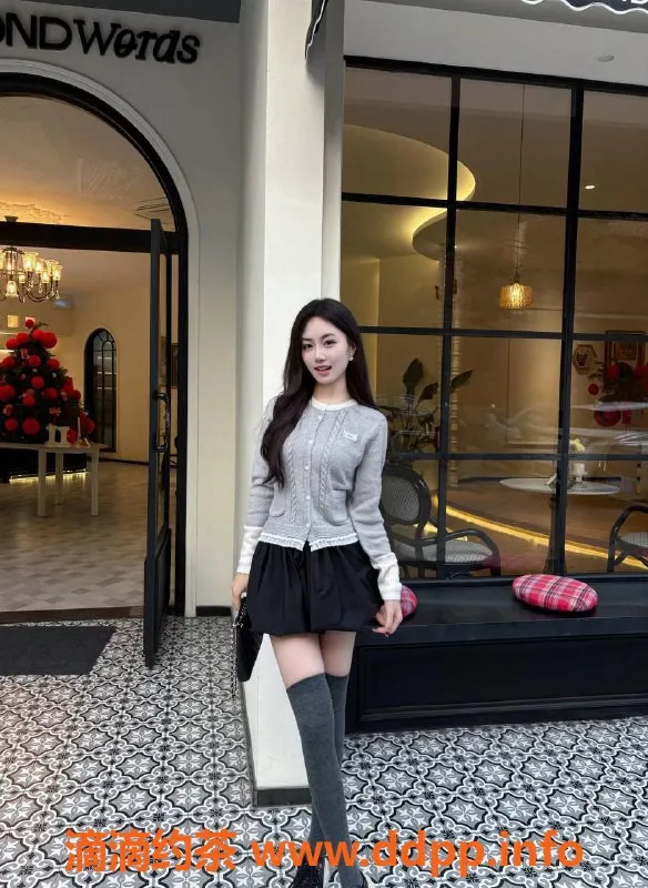 杭州楼凤-西湖饱饱同学，21岁苗条妹子提供优质服务